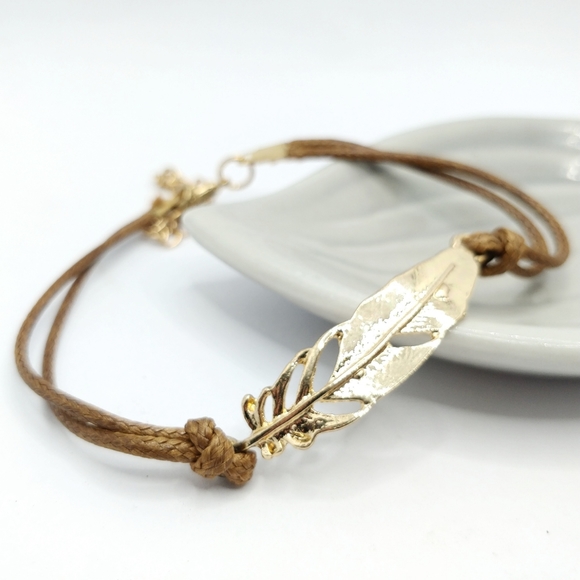 Jewelry - NEW Feather Strap Chain Bracelet
